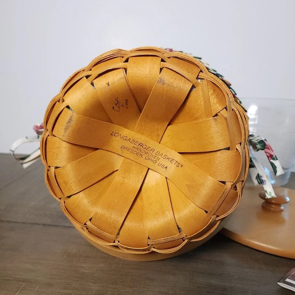 Longaberger Round Medium Fruit Basket with Lid and Liner Swing Handle